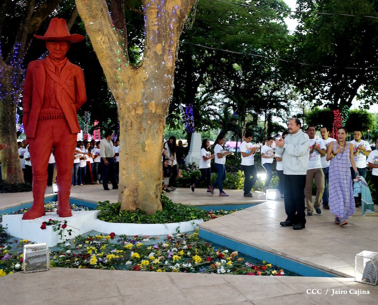 Daniel, Rosario en Mausoleo Comandante Tomás Borge